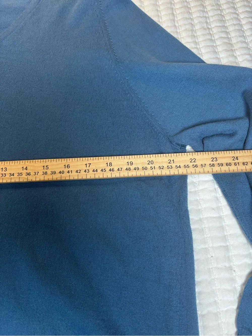 J.Crew Men’s Large Blue V-Neck Wool Cotton Sweater Pullover Lightweight
